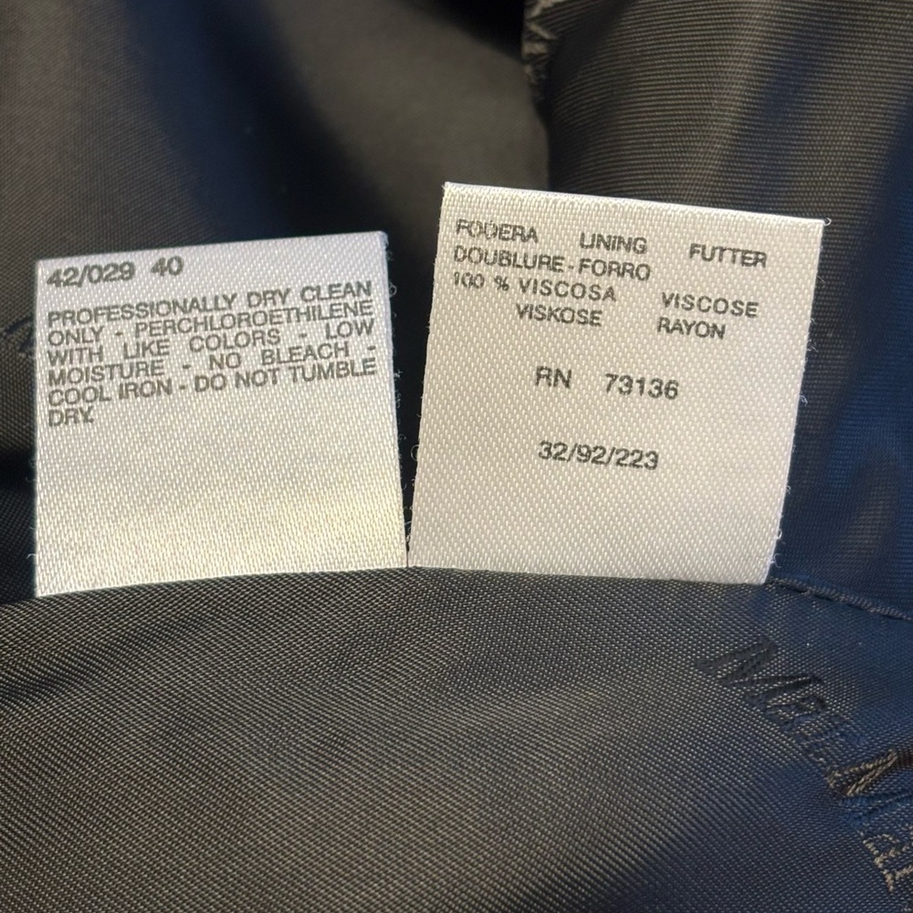 MaxMara Classic Black Coat - Picture 5 of 6